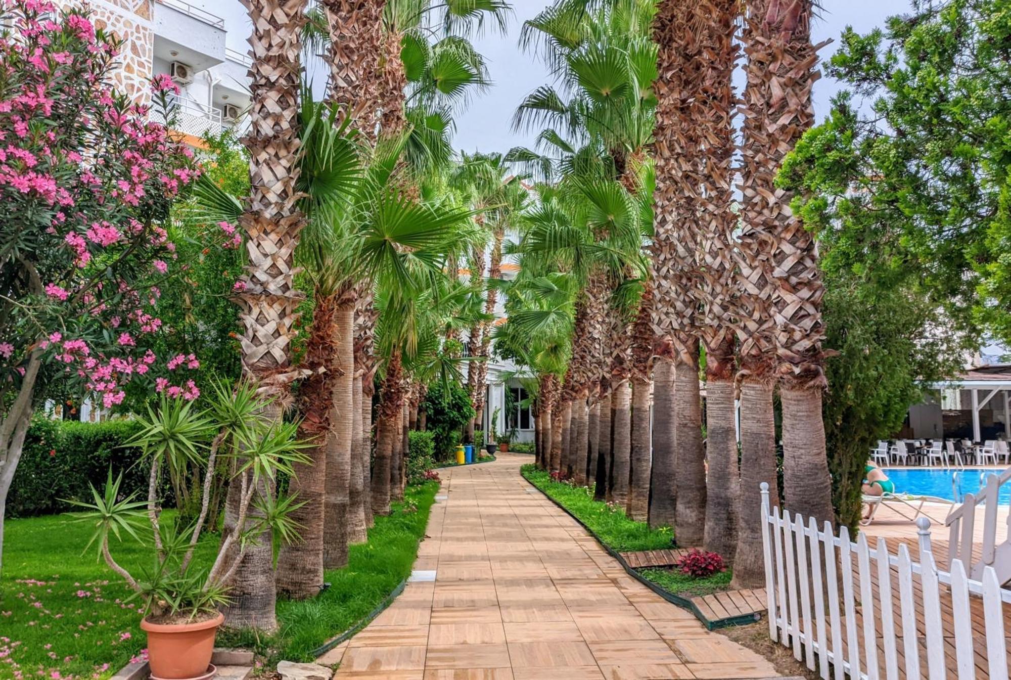 Uk Hotel Kiris Antalya Ngoại thất bức ảnh