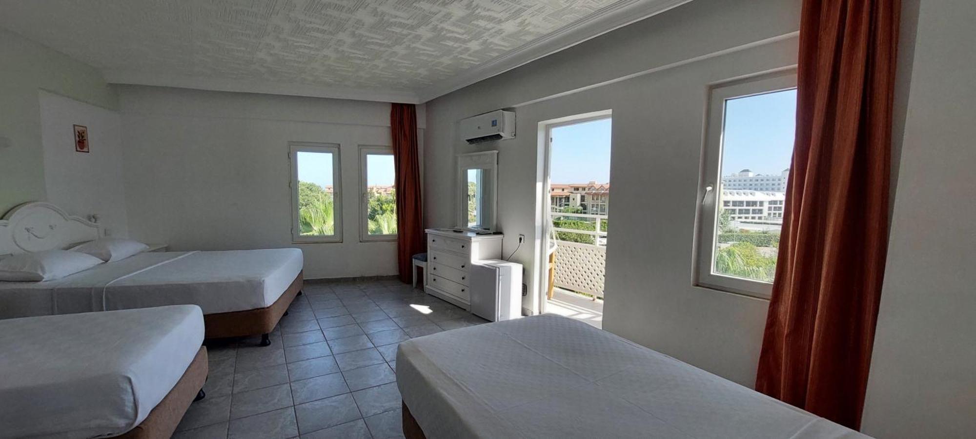 Uk Hotel Kiris Antalya Ngoại thất bức ảnh